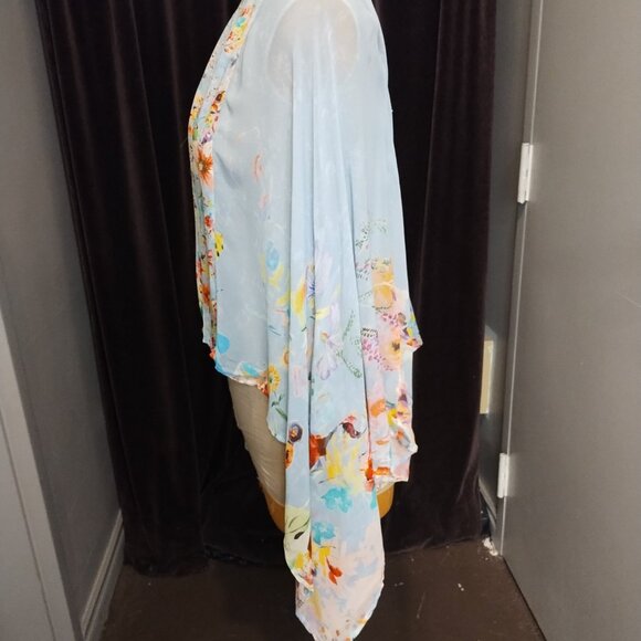 Vismaya Tropical Florals Kimono Shawl - Picture 2 of 5